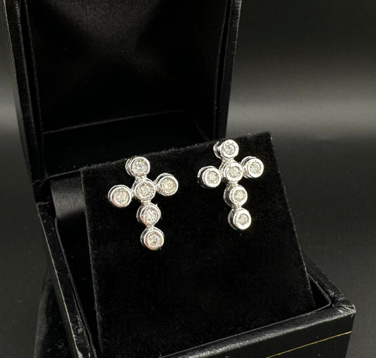 Diamond Cross 18k White Gold Earring