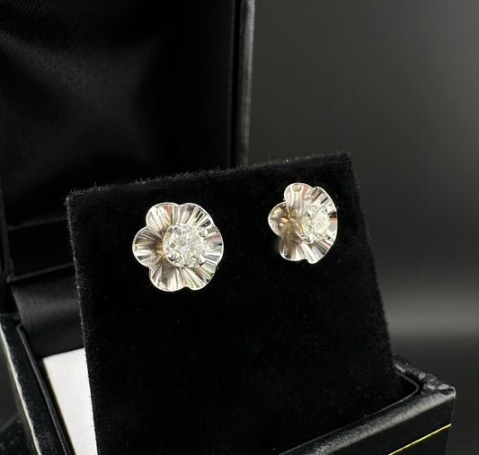 14k White Gold Flower Diamond Earring