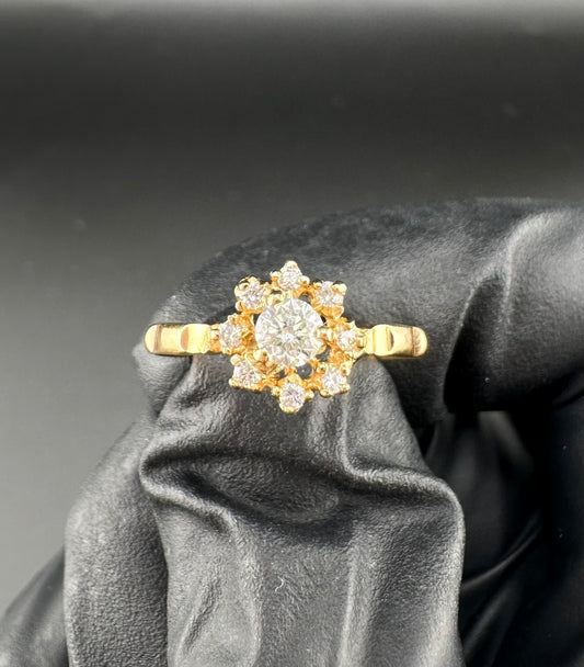 Flower Diamond 18k Gold Ring